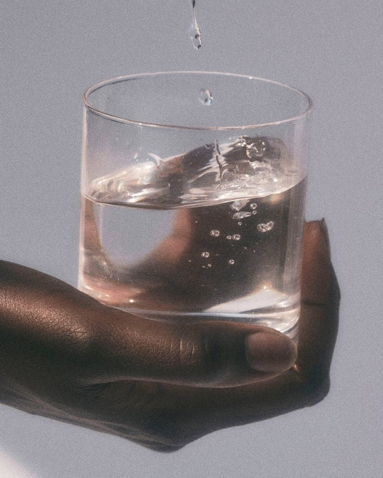 Hydrating vs Moisturizing